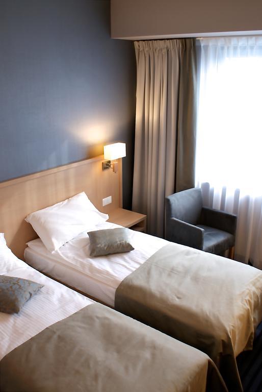 Hotel Lazur Spa & Conference Kaliszki Стая снимка