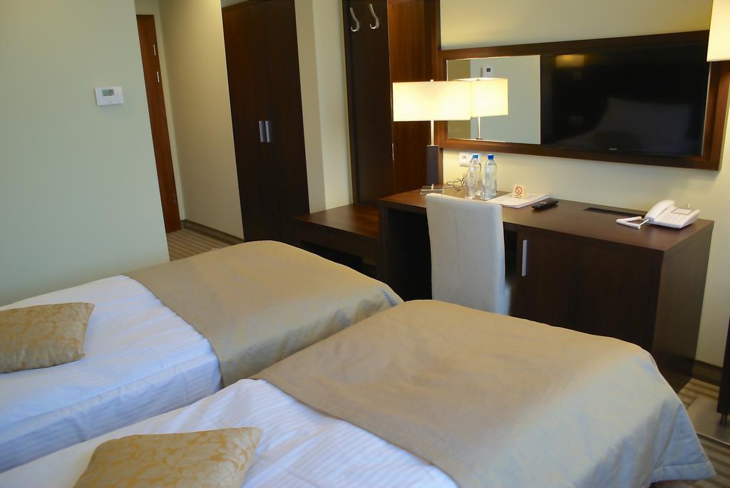 Hotel Lazur Spa & Conference Kaliszki Стая снимка